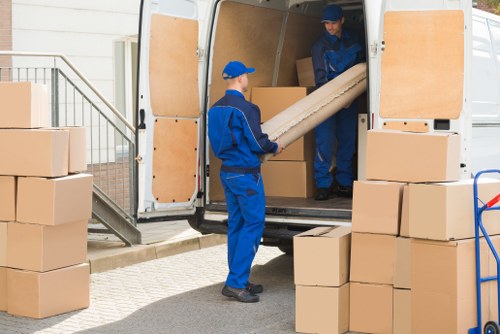 Mobile self storage unit delivered to a Hamptonhill property