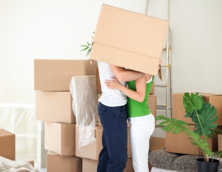 Local packing services in Hamptonhill helping families organize belongings for relocation